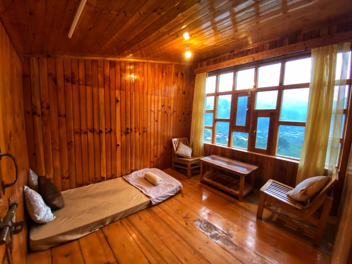 Pine Tower Inn Manāli Exteriér fotografie